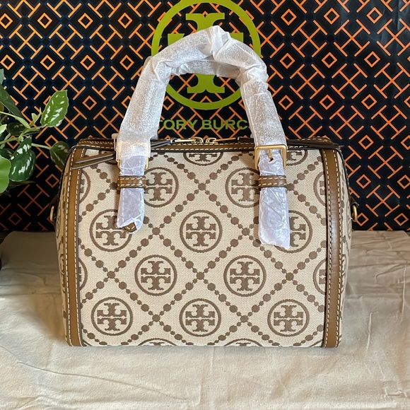 New,✨ T monogram jacquard duffle bag - Picture 4 of 16